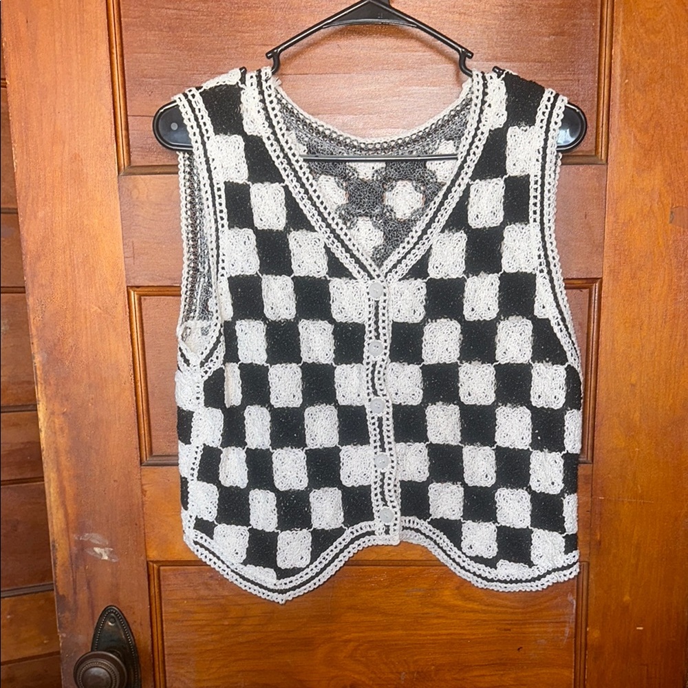 NWOT Verdusa Black and White Checkered Knit Vest